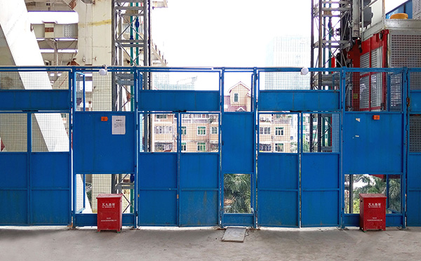  电梯井防护门工程案例