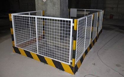 施工电梯防护栏杆